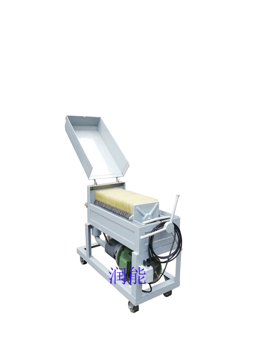 LY-300板框壓力式濾油機(jī)牽手廣東利程能源設(shè)備技術(shù)有限公司